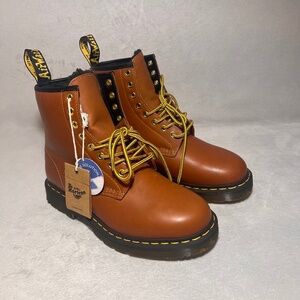 Dr Martens Rewair 1460 WINTERGRIP LEATHER Lace Up Boots Brown  Size 7M/8W Unisex